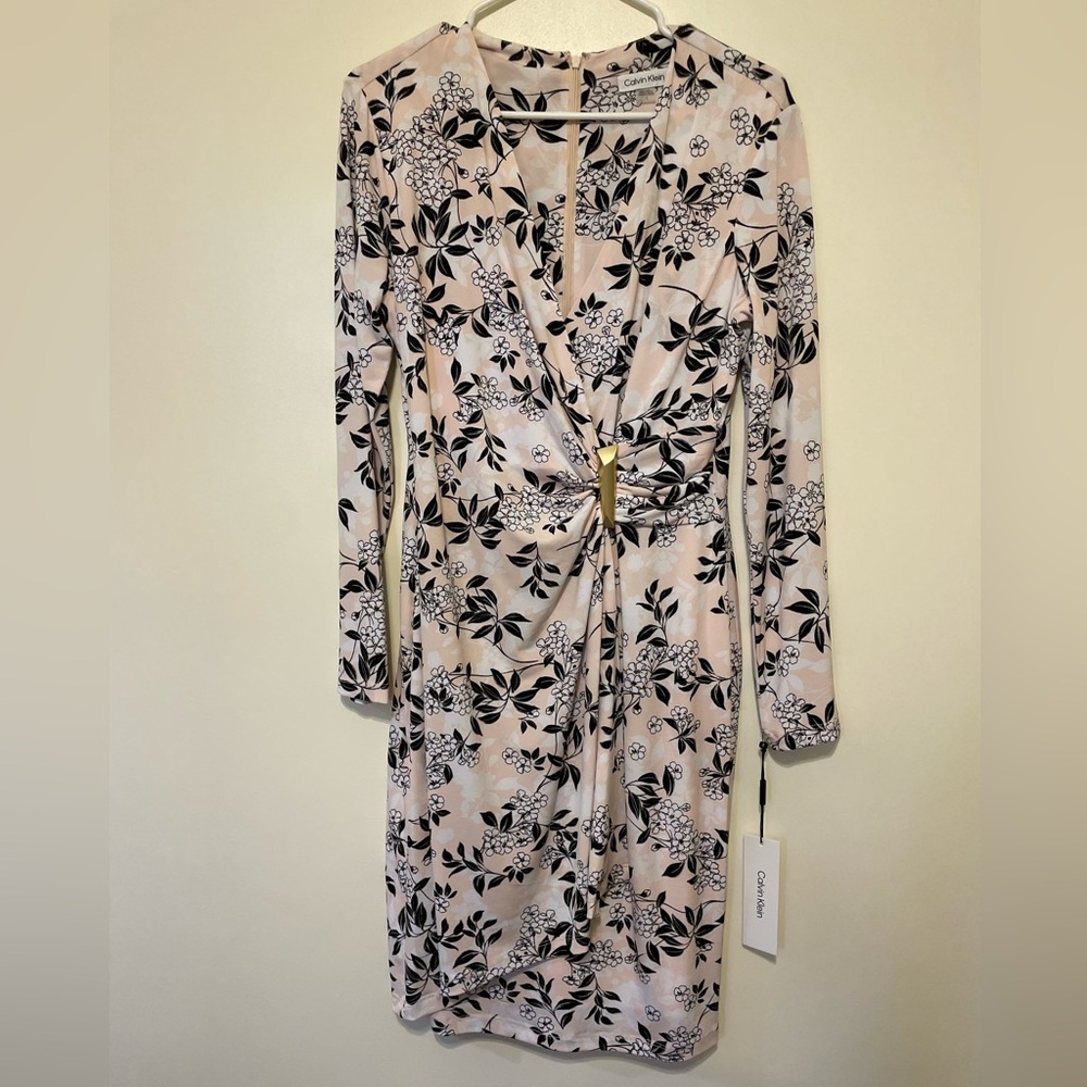 NWT CALVIN KLEIN Petite Printed Faux-Wrap V neck Dress in Size 10